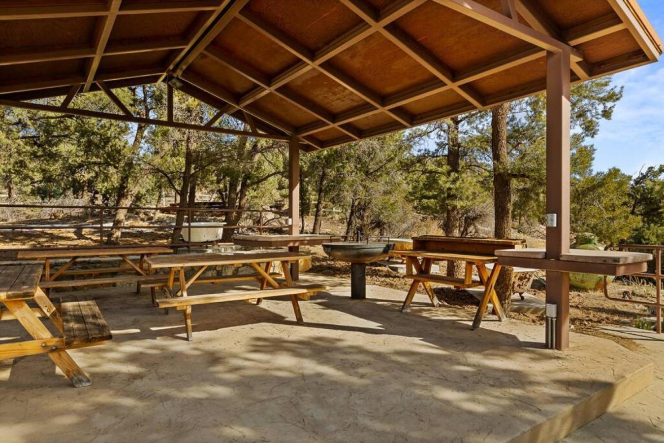 Steel Pine Lodge A Rustic Mountain Retreat Views Baldwin Lake Exterior foto