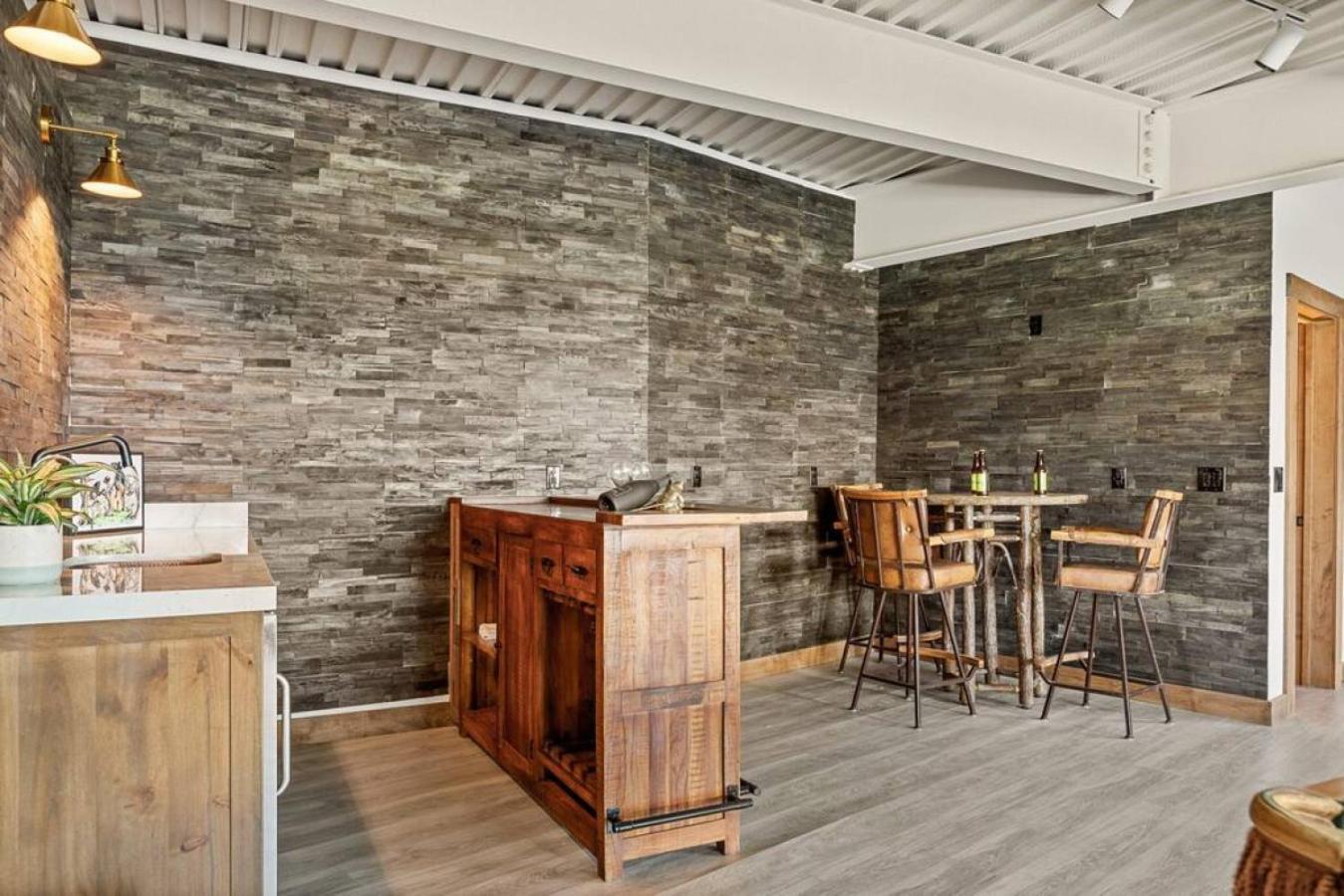 Steel Pine Lodge A Rustic Mountain Retreat Views Baldwin Lake Exterior foto