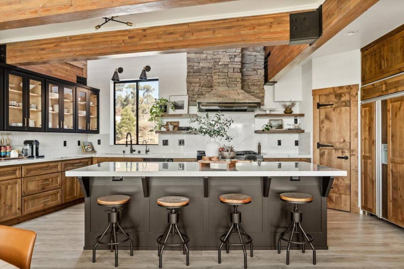 Steel Pine Lodge A Rustic Mountain Retreat Views Baldwin Lake Exterior foto